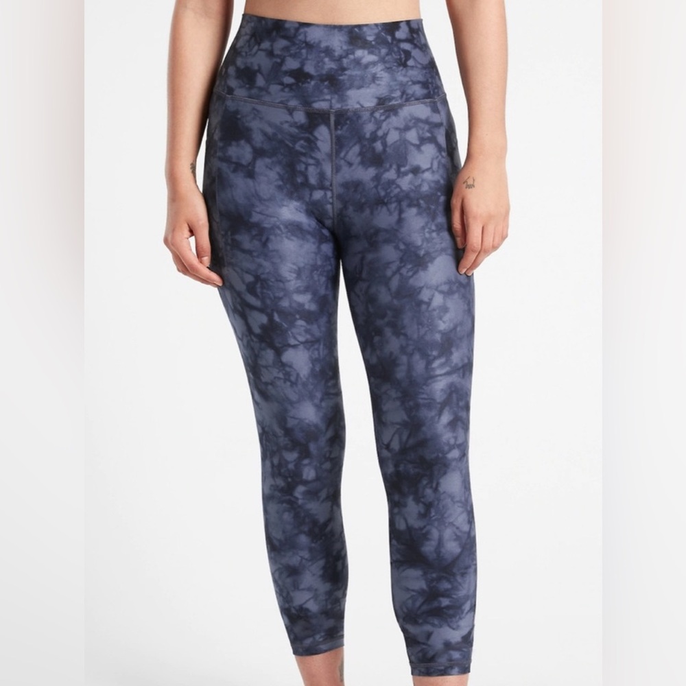 Athleta Salutation Stash Pocket Printed 7/8 Leggings